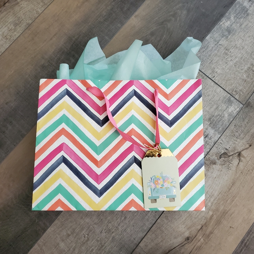 Relaxing Gift Bag Ready to go Gift - Picture 2 of 7